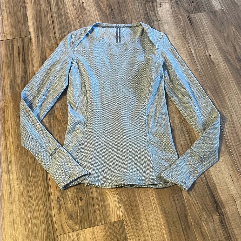 Lululemon Kanto Catch Me Long Sleeve Womens Size 6 Gray Yoga Athletic Shirt